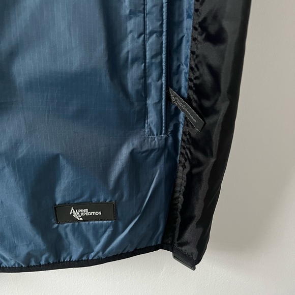 ✨NEW, NEVER WORN✨ Mens Vest | Alpine Expedition - Picture 4 of 5